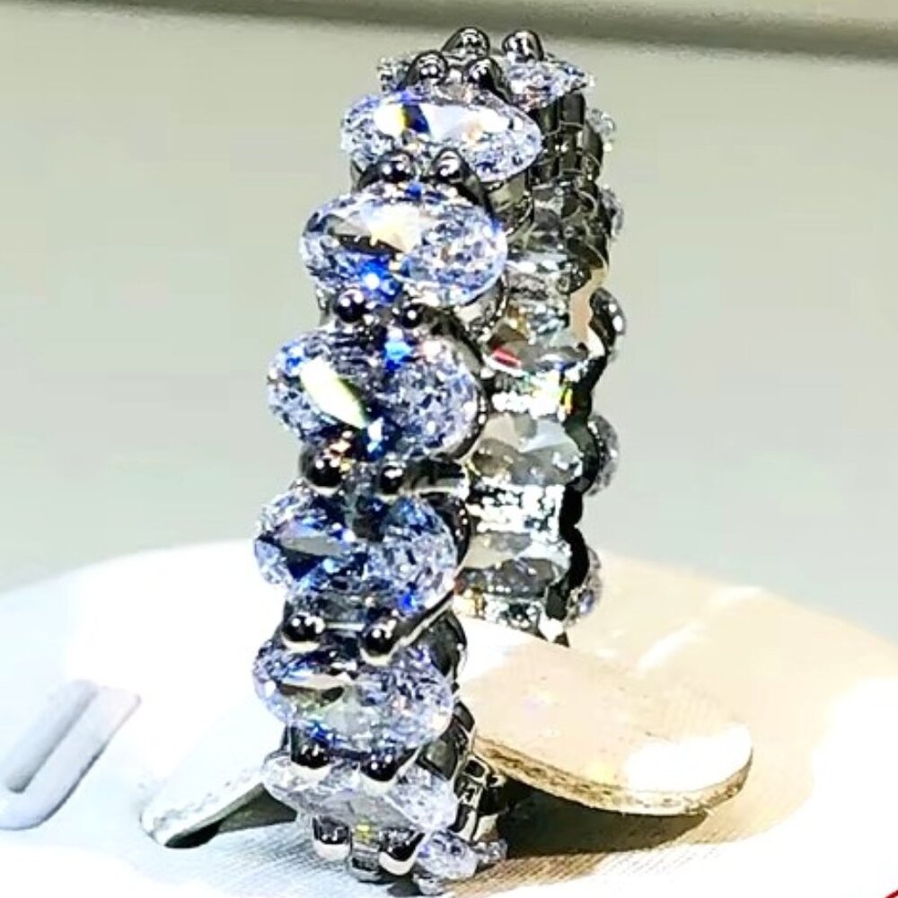 ๐ Incredible 9.00 Ctw Oval Cut Diamond Anniversary / Fashion Band 18K ๐ - Picture 2 of 8